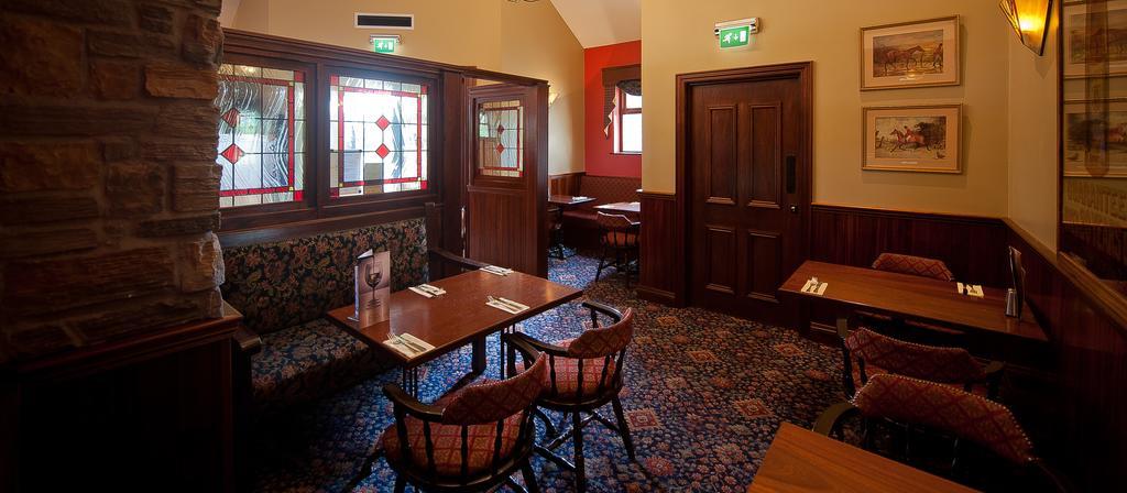 Corr'S Corner Hotel Newtownabbey Esterno foto